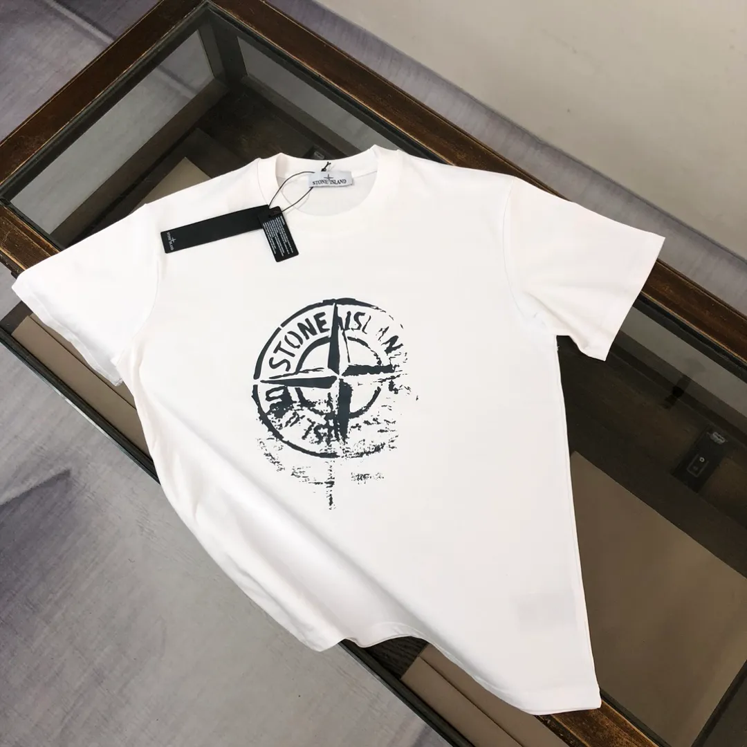 P180 Stone Island Stone Island 2025 latest T-shirt, couple style ~ Original order, stylish and casual short T-shirt, specially made of customized cotton fabric ~ Cotton T-shirt ~ Pre-washed to prevent deformation and shrinkage problem, more comfortable and breathable on the body ~ All available from stock ~ Unique design style, trendy must-have item, complete with three standards 👍 Color: black/white Size: S M L XL (larger version, please indicate your height and weight when placing an order)